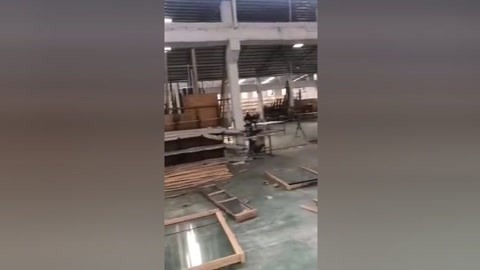 又一个小型门窗厂倒下了,看来,以后的日子,低端制造门窗加工厂,倒闭将是常态
